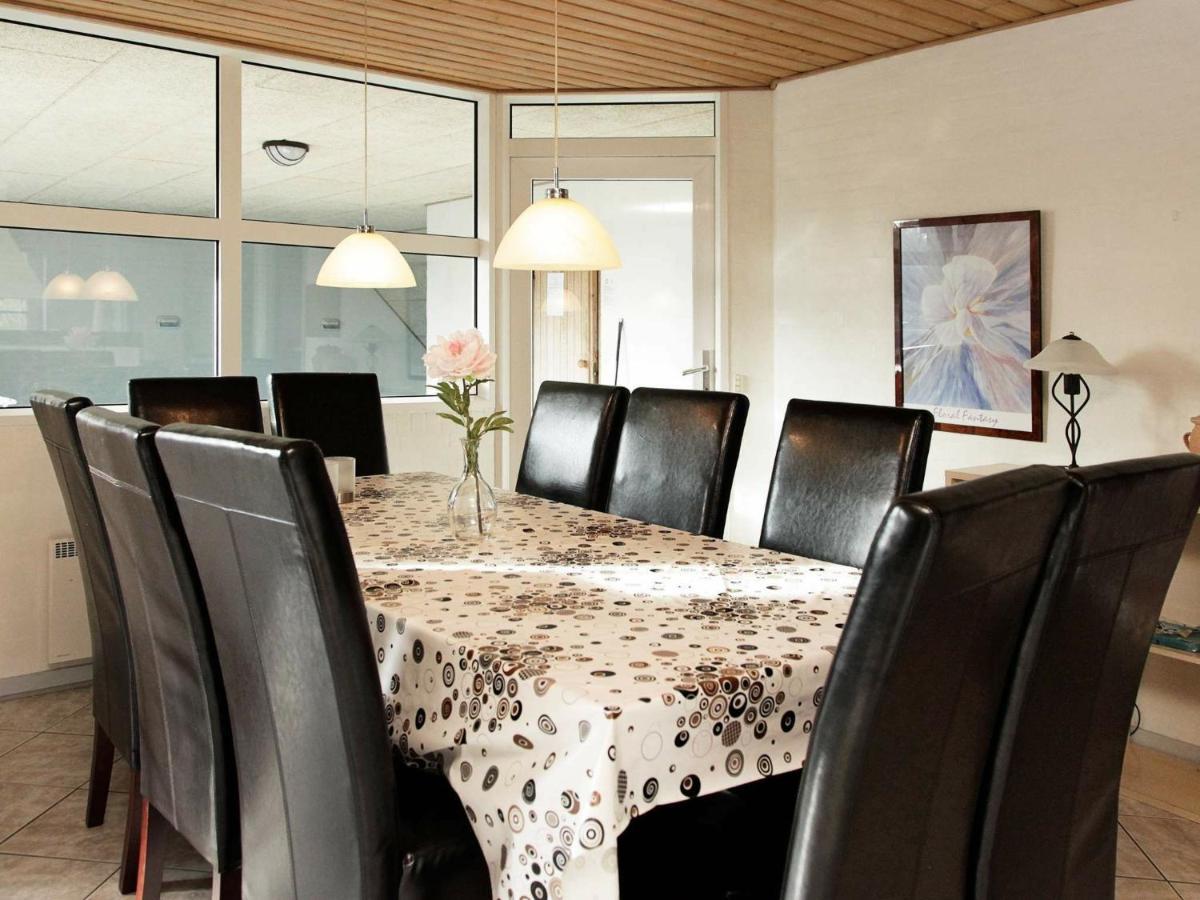10 Person Holiday Home In Bl Vand Blåvand Rum bild