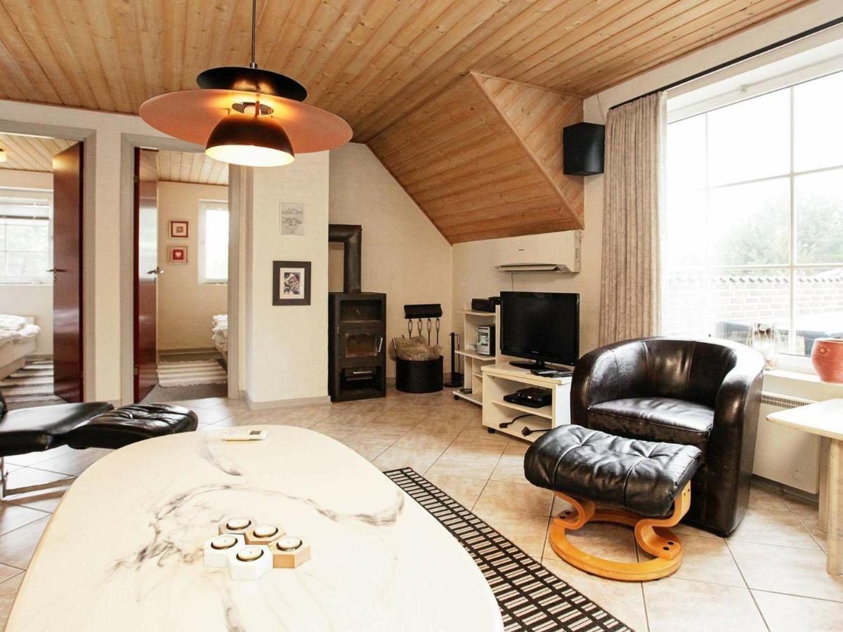10 Person Holiday Home In Bl Vand Blåvand Rum bild